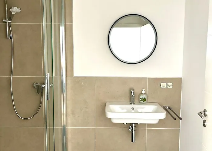 Lägenhet Donau - Im Zentrum, Kueche, Parkplatz, Ruhig Gelegen *